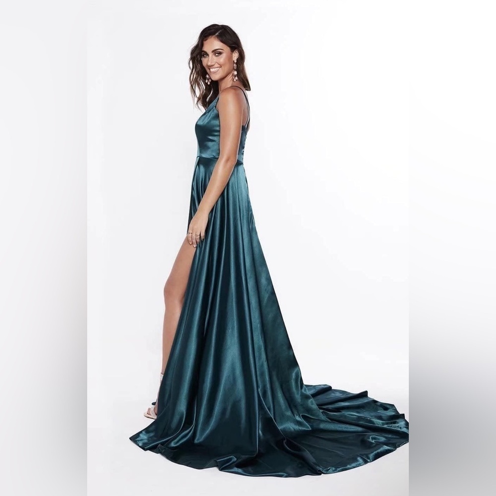 CESAR ROSARIO Ladies Blue Formal Dress Ball Gown Asimétrico Wedding Party . PROM